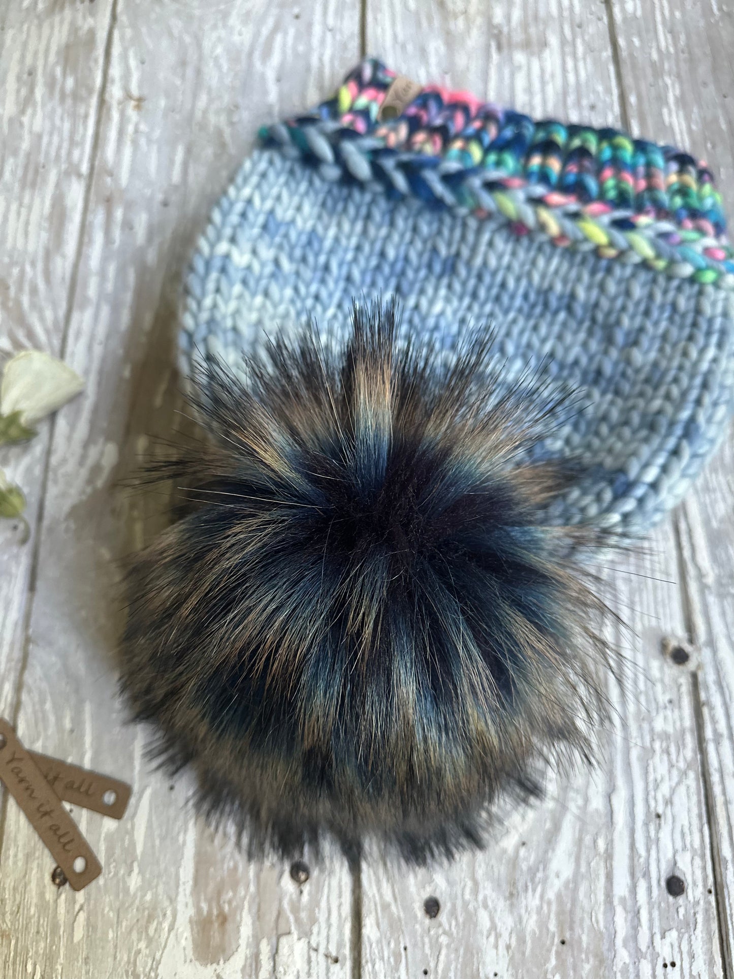 Merino wool knit hat with faux fur Pom