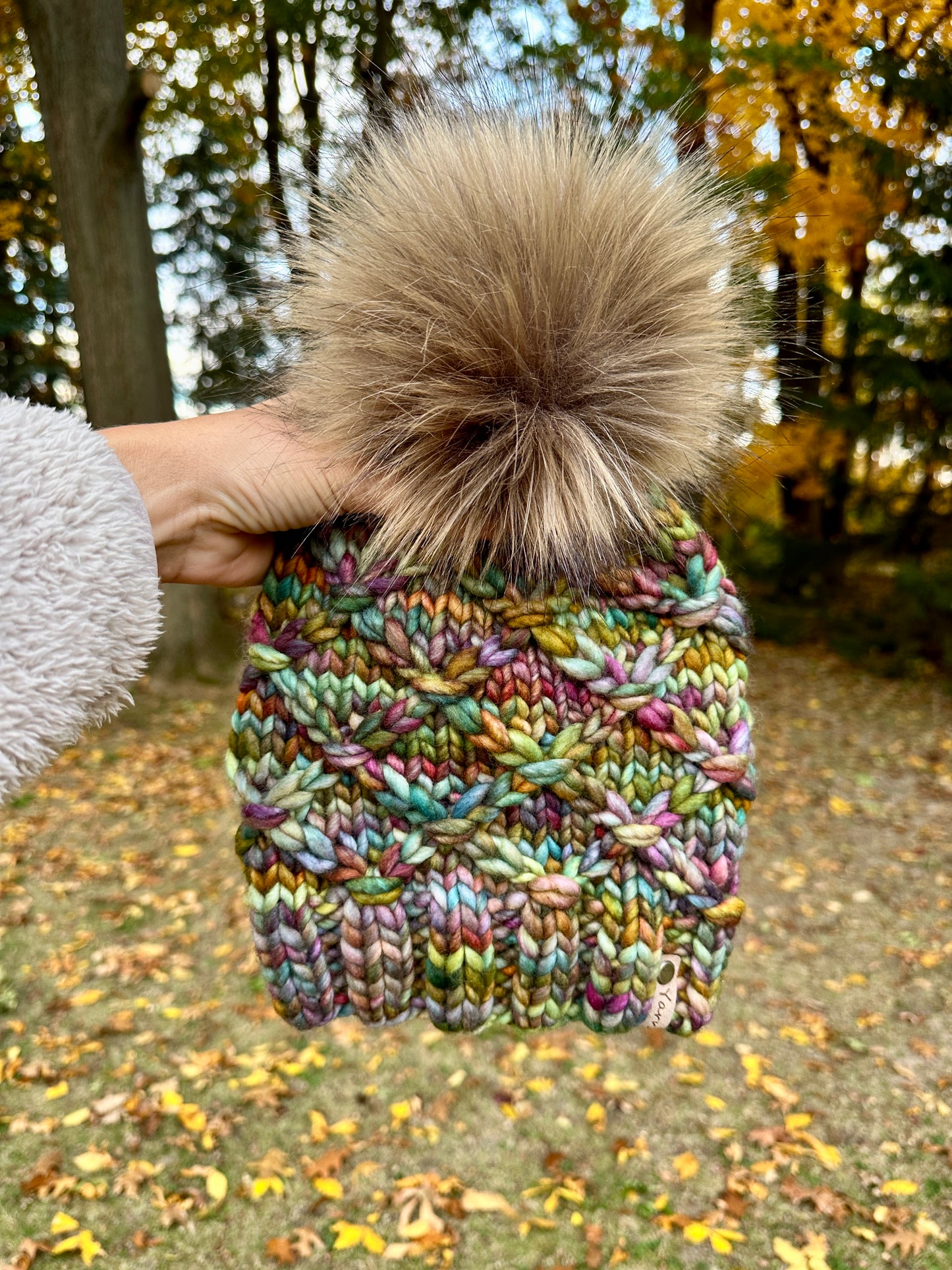 Merino wool knit hat with faux fur Pom