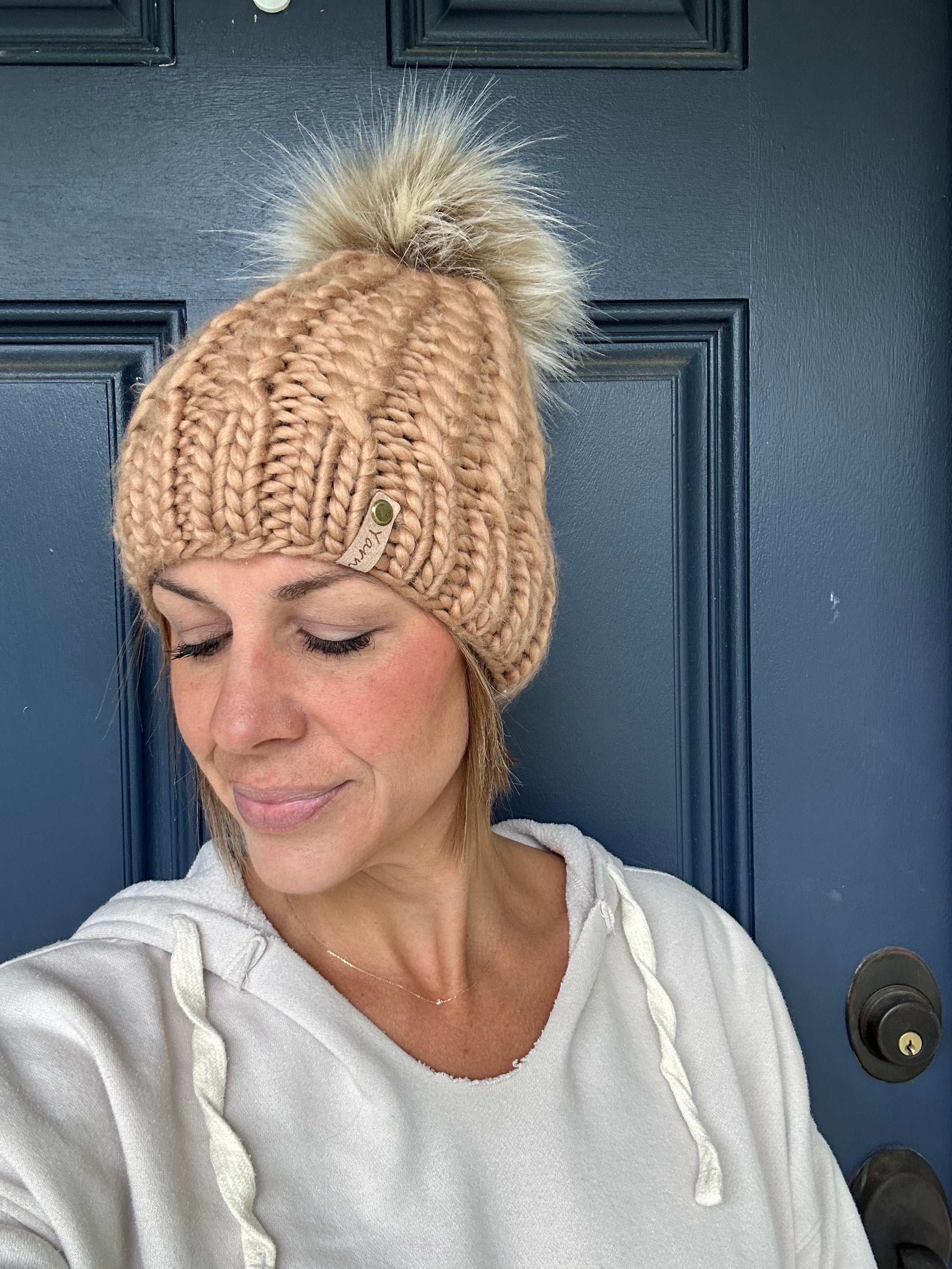 Merino wool knit hat with faux fur fashion Pom