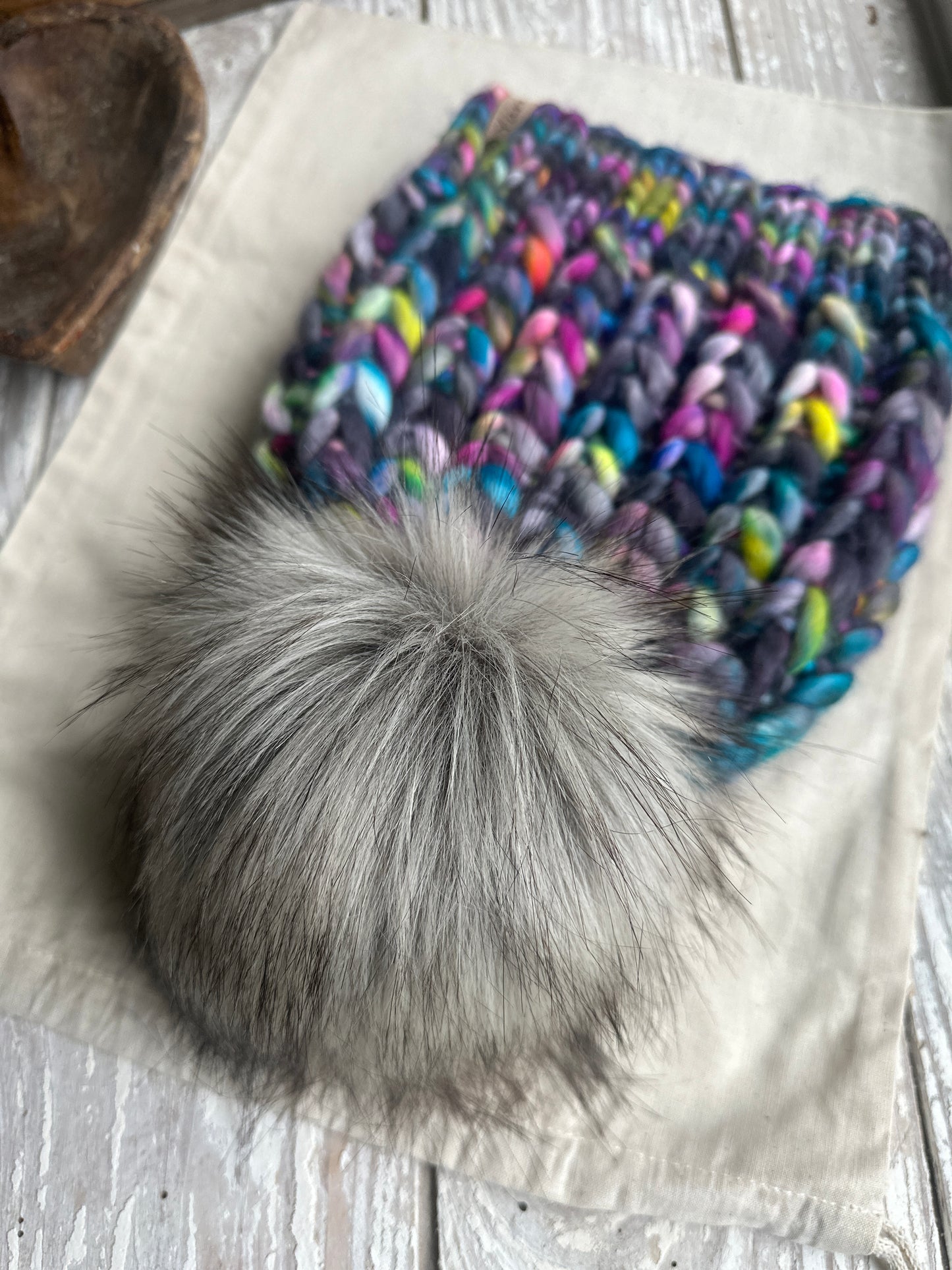 Merino wool knit hat with faux fur Pom