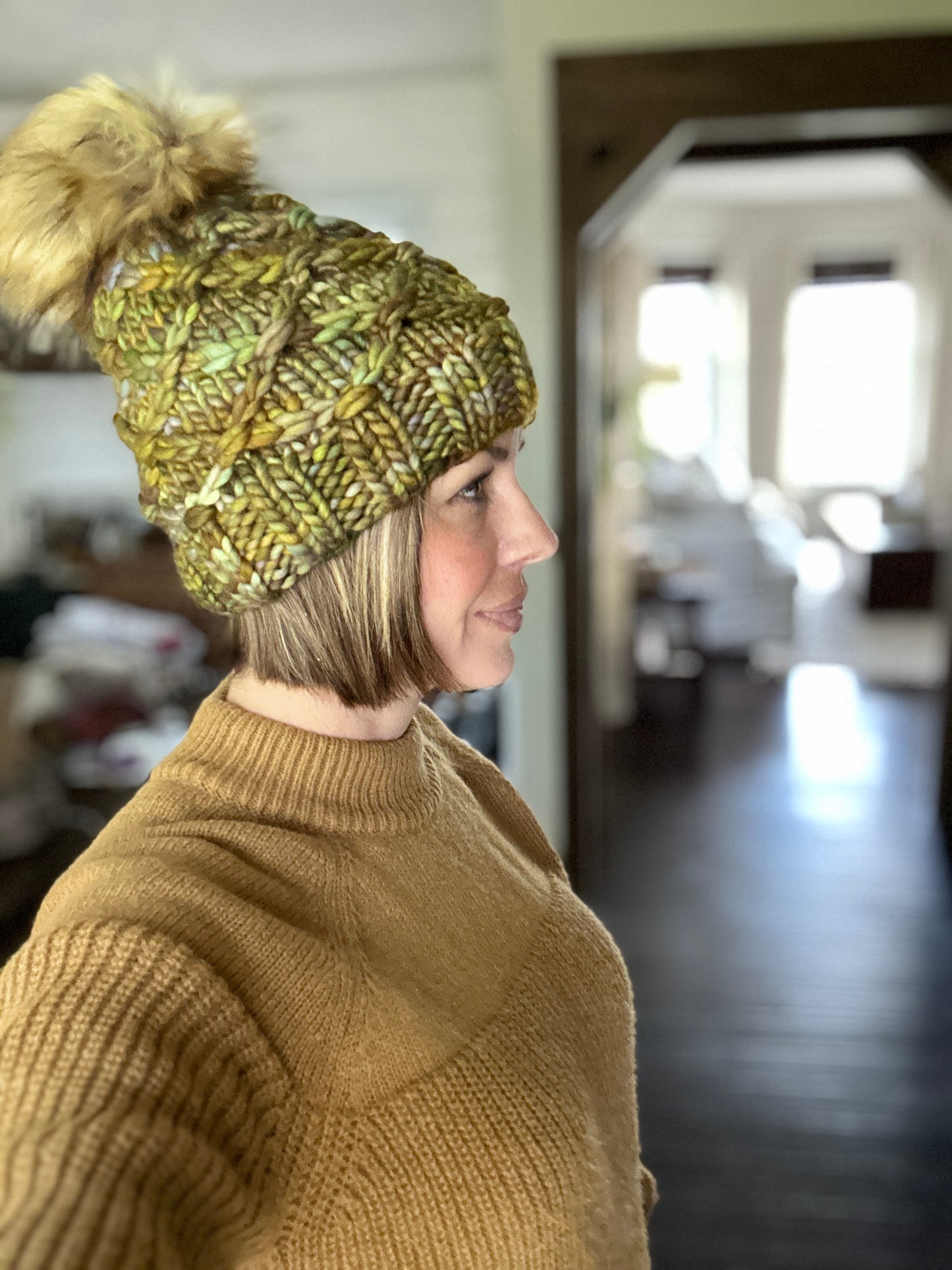 Merino wool knit hat with faux fur Pom