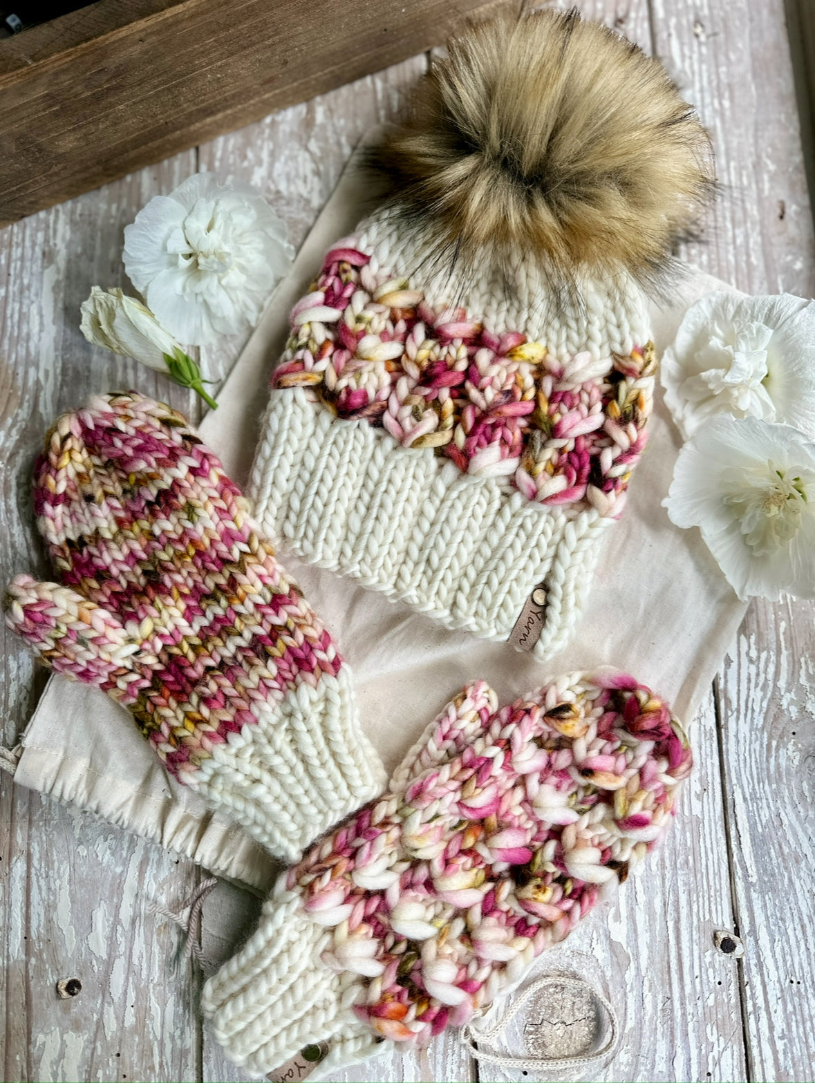 Merino wool knit hat and mitten set