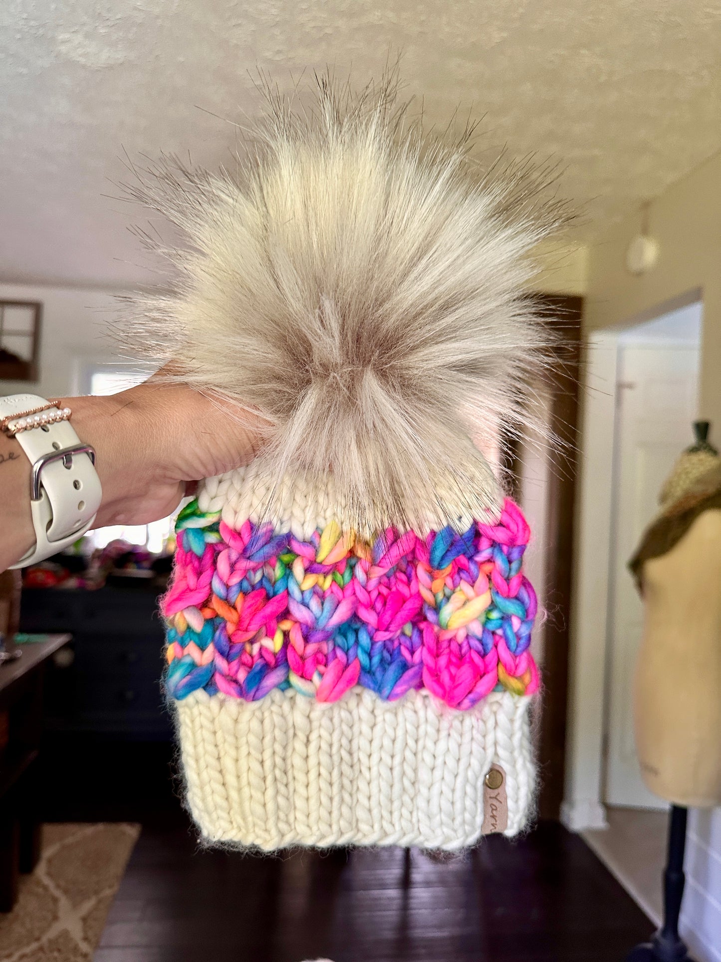 Merino wool knit hat with faux fur Pom