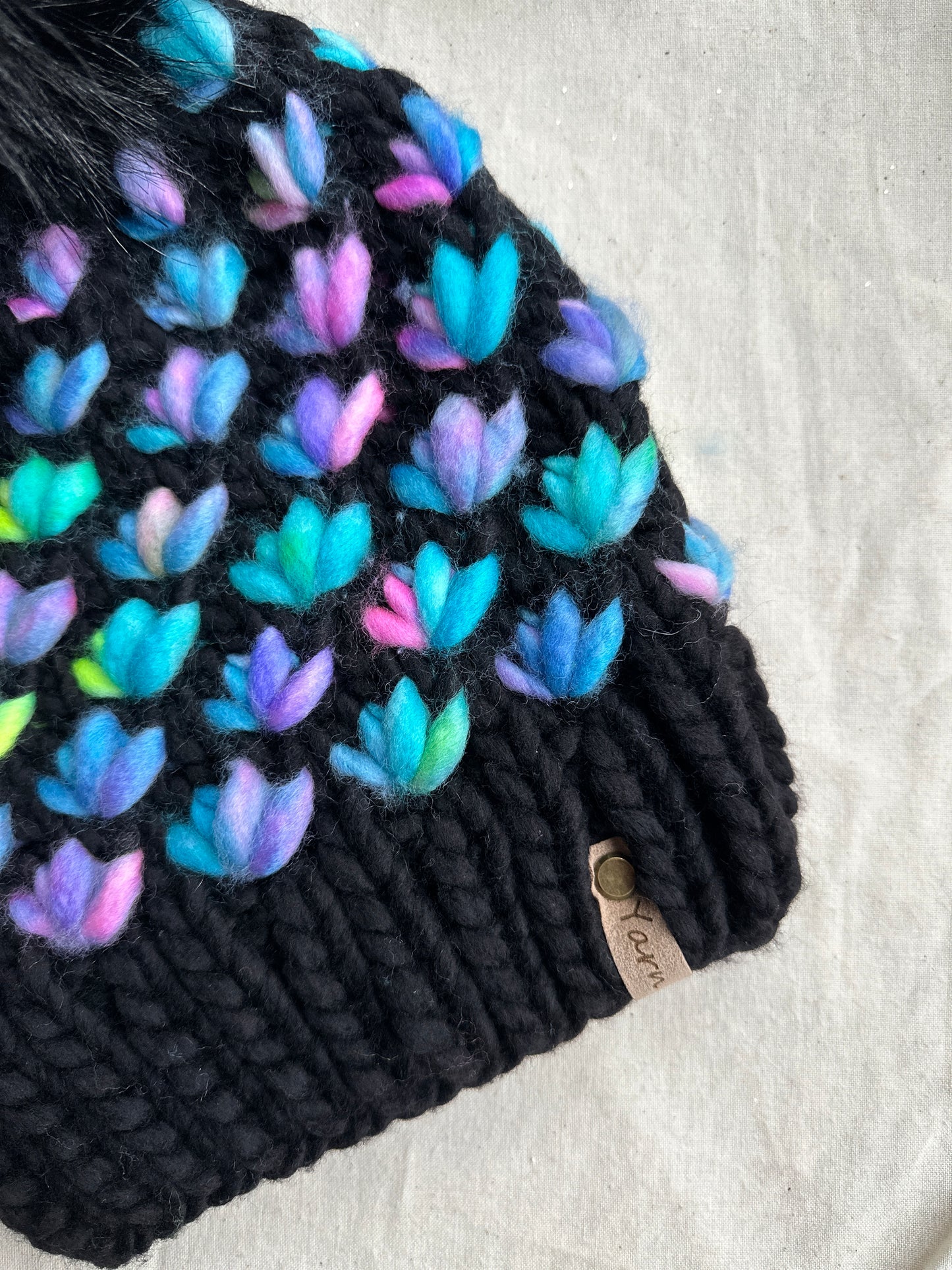 Merino wool knit hat with faux fur Pom