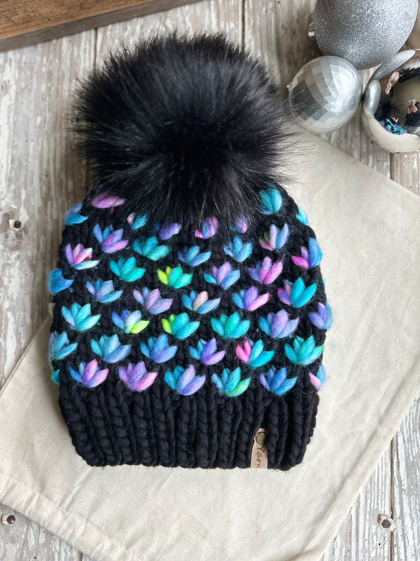 Merino wool knit hat with faux fur Pom