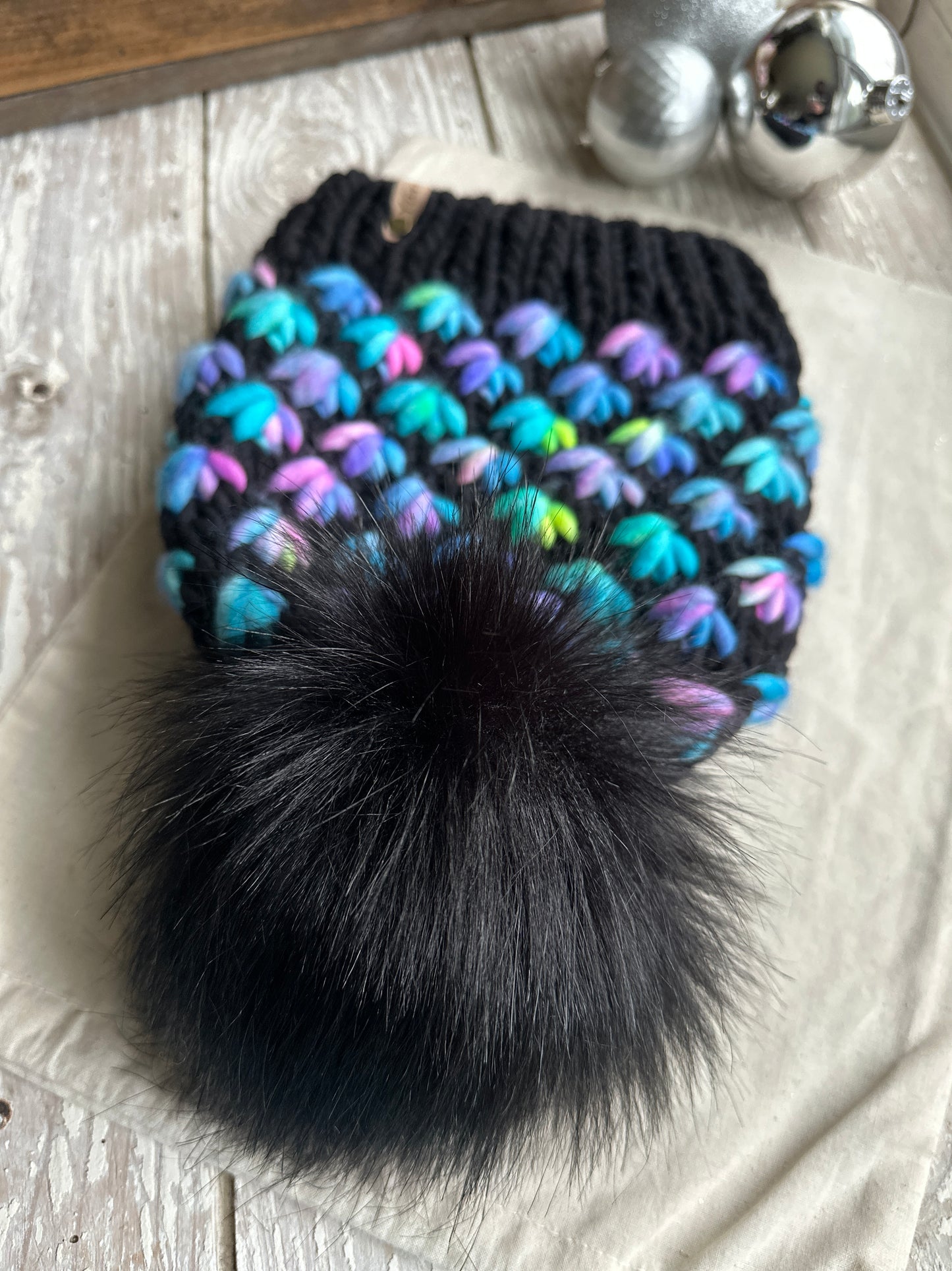 Merino wool knit hat with faux fur Pom