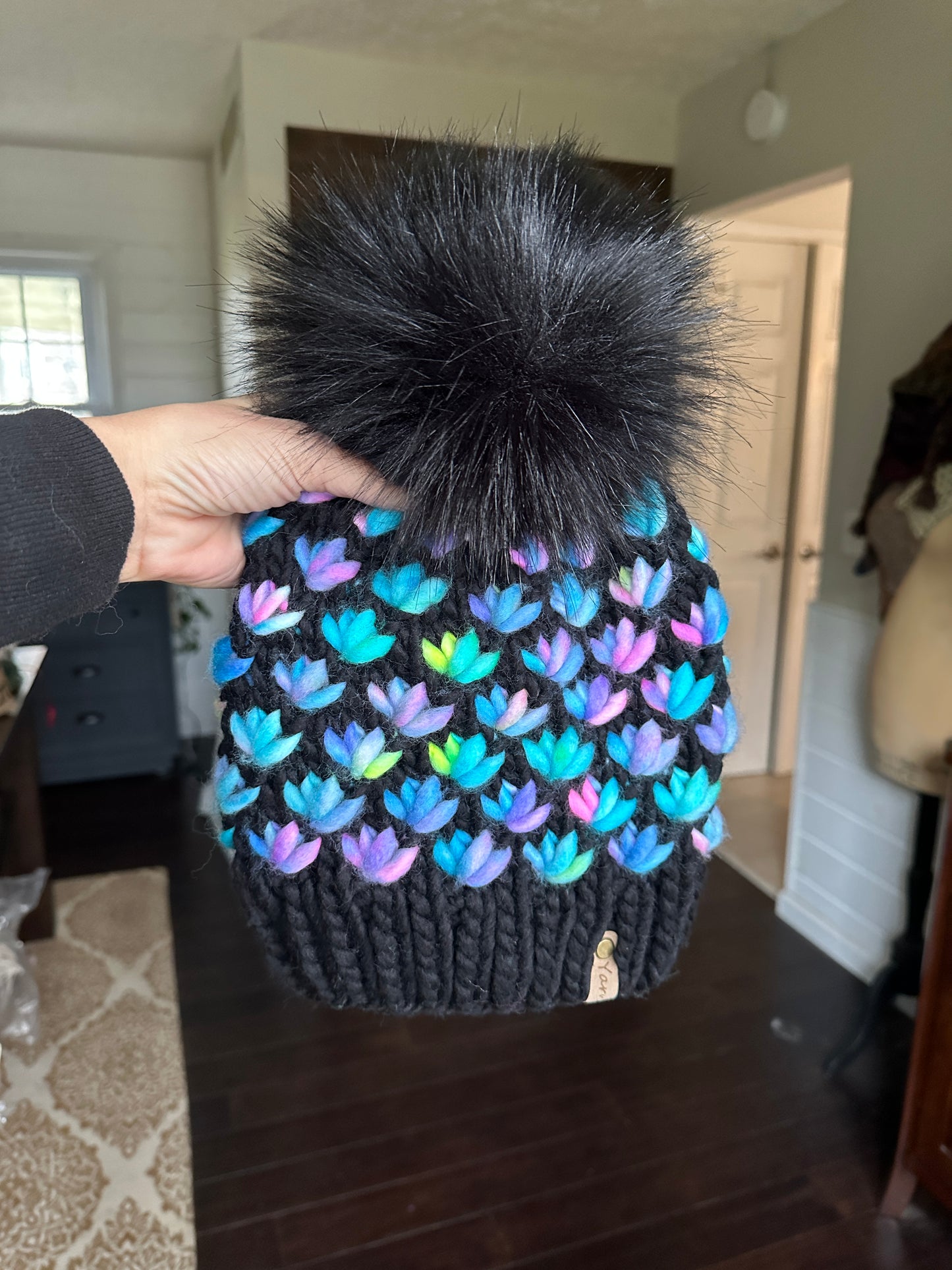 Merino wool knit hat with faux fur Pom