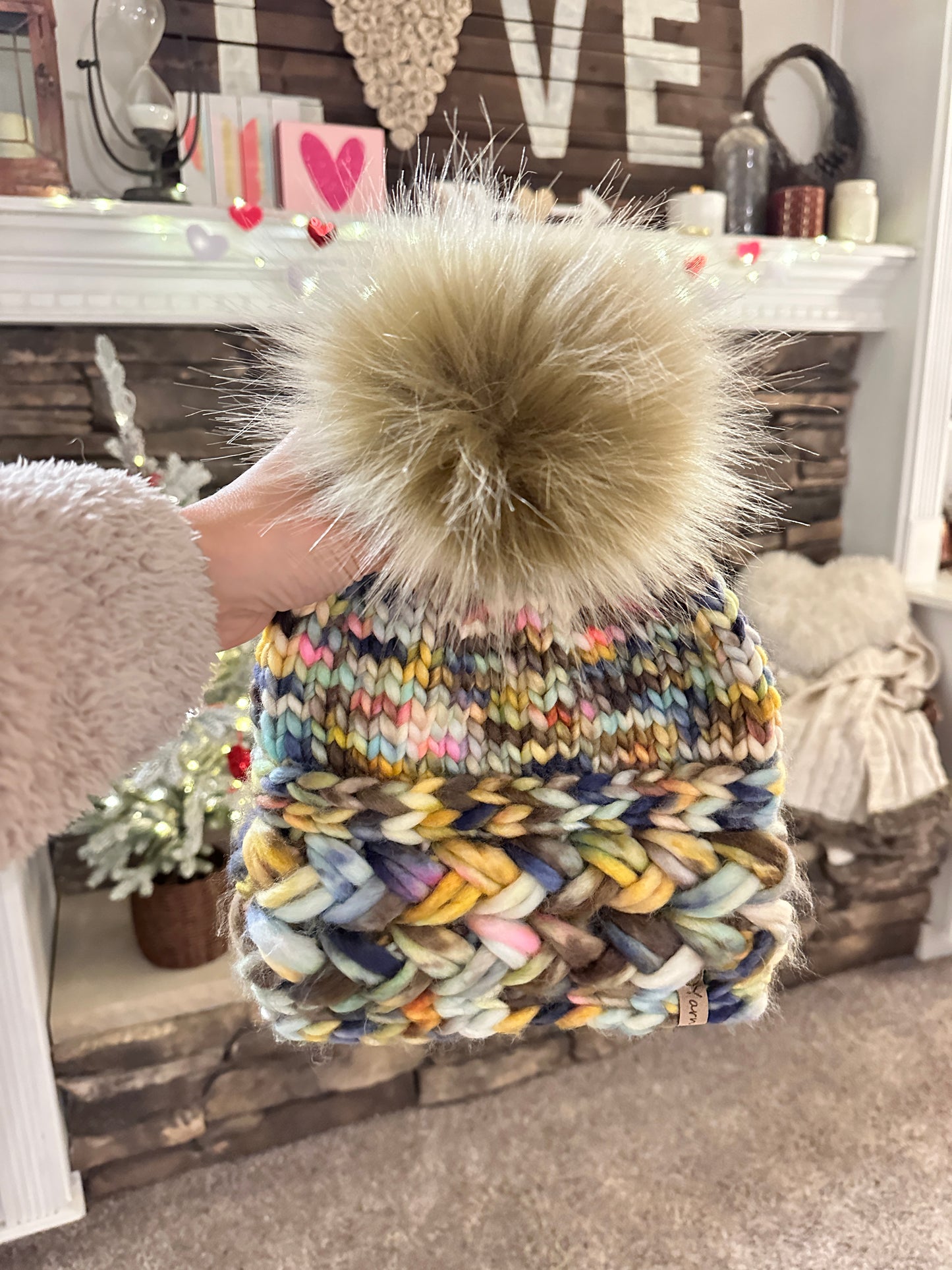 Merino wool knit hat with faux fur Pom